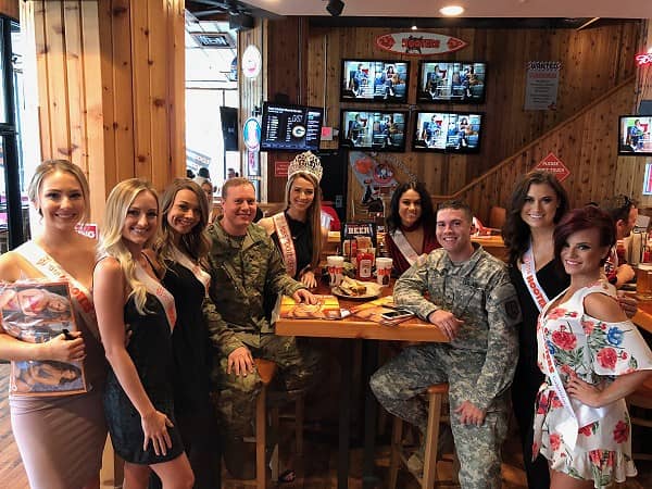 Hooters Honors Military On Veterans Day With Free Meal Hooters