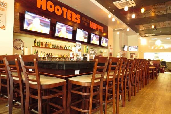 Hooters of Alajuela Opens In Costa Rica