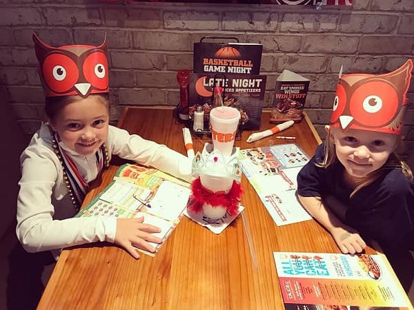 Hooters Offers Free Kids Meals During Tax Day Weekend