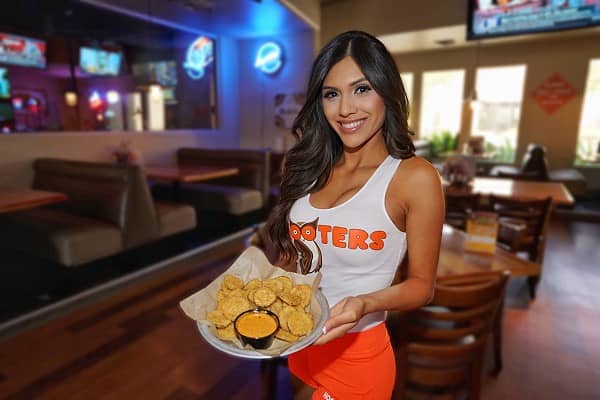 Hooters Reaches a Shutdown Deal for All Americans: Free Fried Pickles