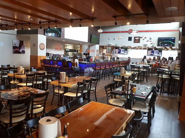 Hooters Amplifies Presence in Mexico with Nine New Locations