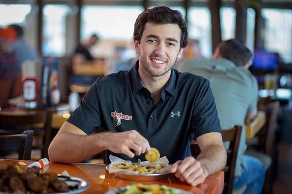 Hooters Rewards Race Fans with Every Chase Elliott Top-10 Finish